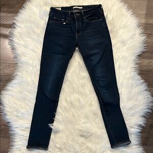 Levi's Women's 711 Skinny Jeans